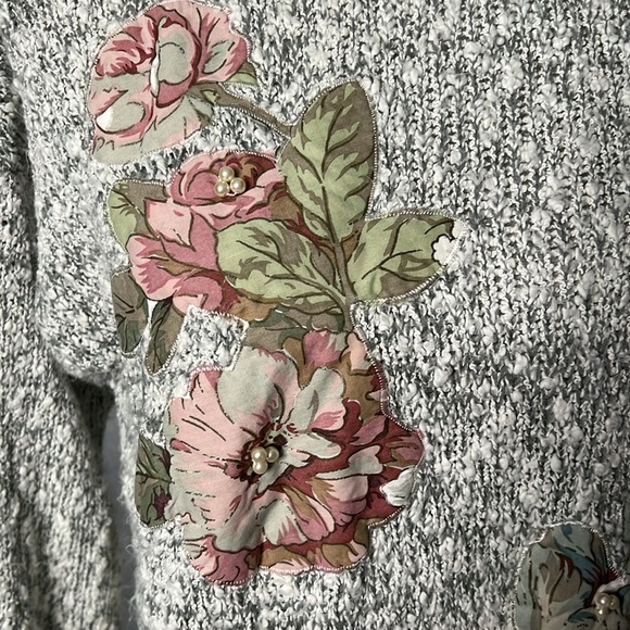 Vintage Penbrooke Lane Floral Sweater with Pearl Embellishment - size Medium - Picture 5 of 11